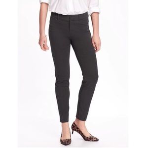 BNWT Old Navy Mid Rise Pixie Ankle Pants